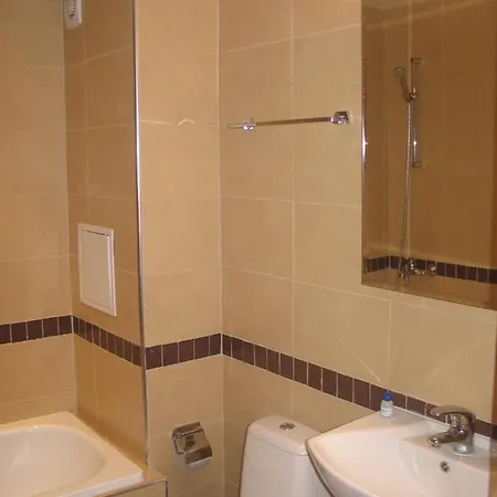 Winslow Infinity Aparthotel