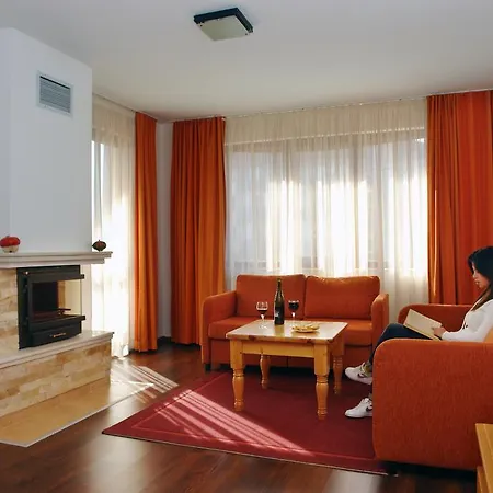 Winslow Infinity Apartahotel 3*